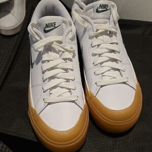 Nike Women's Court Legacy Lift Platform Casual Sneaker